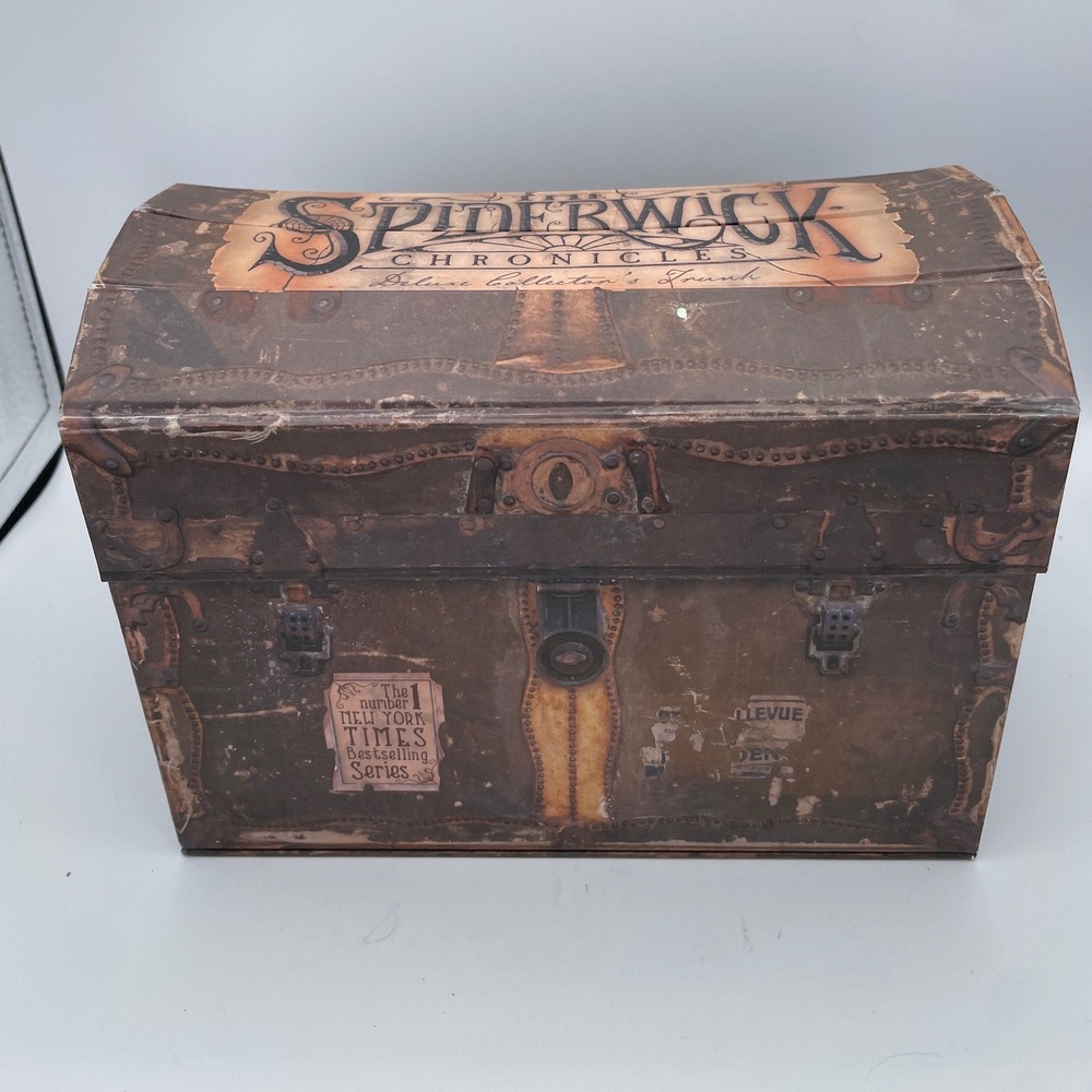 Spiderwick Chronicles Deluxe Collector Trunk Complete Book 1-5, Art/Notebook New - Picture 4 of 7